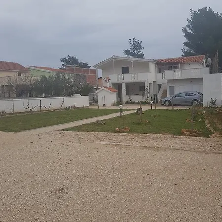 Mas-rafaj Apartment Vir